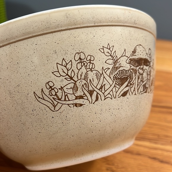 Pyrex 401 & 402 Forest Fancies Mushroom Bowl Set, Vintage 1980s Kitchen - Picture 9 of 12